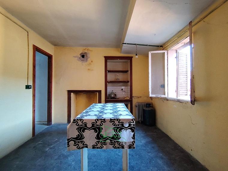 Fossombrone - zona centro storico - appartamento in vendita