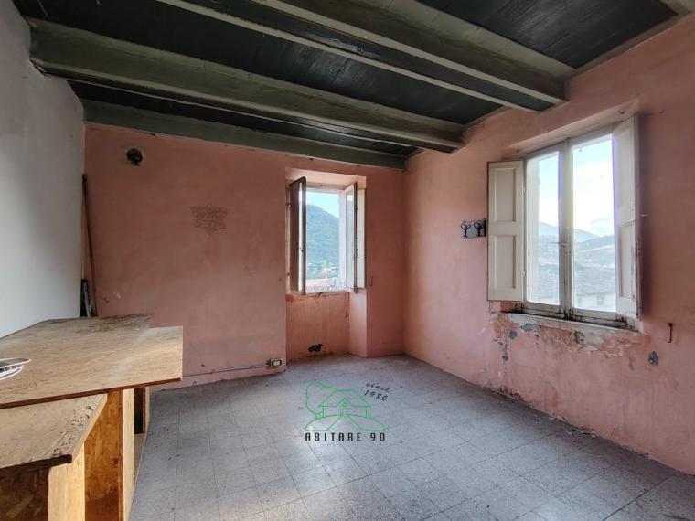 Fossombrone - zona centro storico - appartamento in vendita