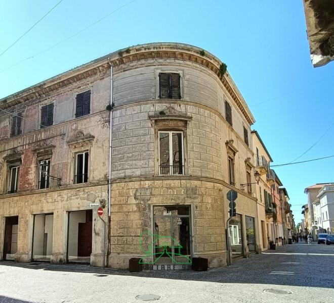 Fano - zona centro - locale commerciale negozio in locazione