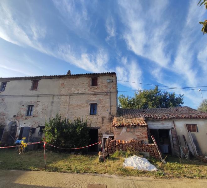 Fano - zona bellocchi - rustico casolare cascina in vendita
