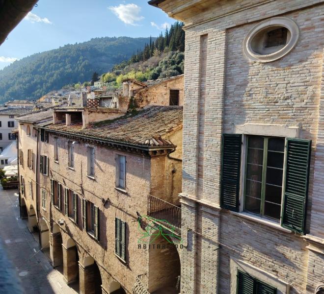 Fossombrone - zona centro storico - appartamento in vendita