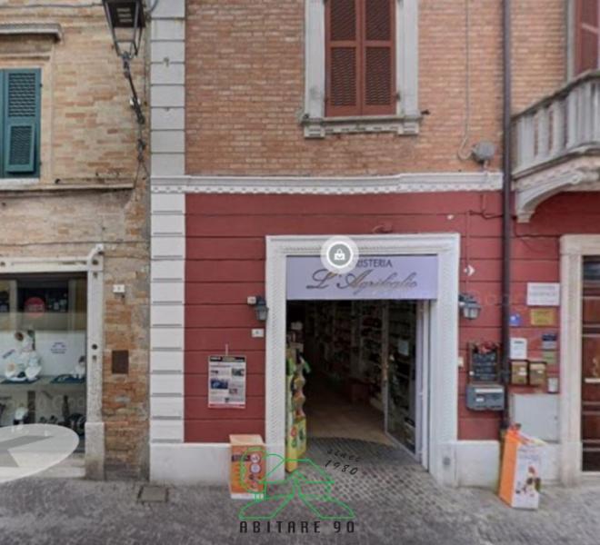 Fano - zona centro - locale commerciale negozio in locazione