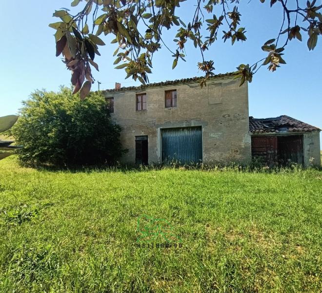 Fano - zona caminate - rustico casolare cascina in vendita