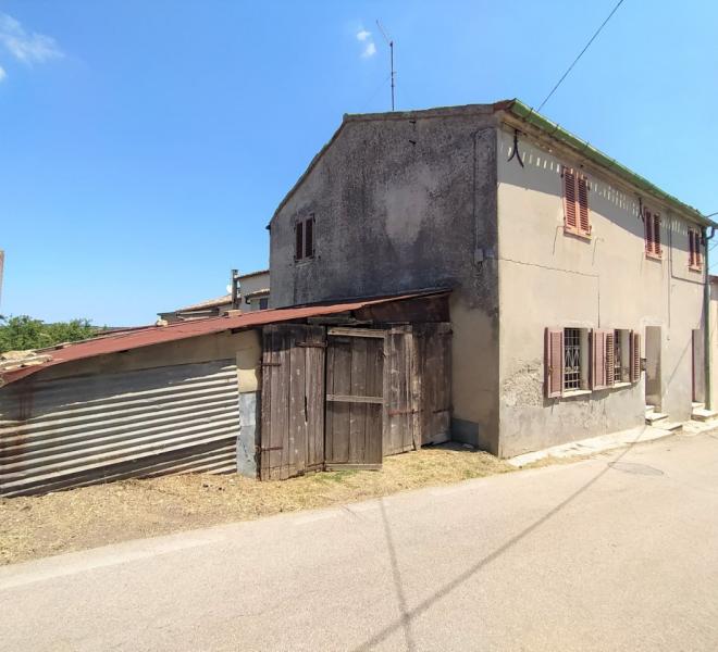 Fano - zona carignano - unifamiliare semindipendente in vendita