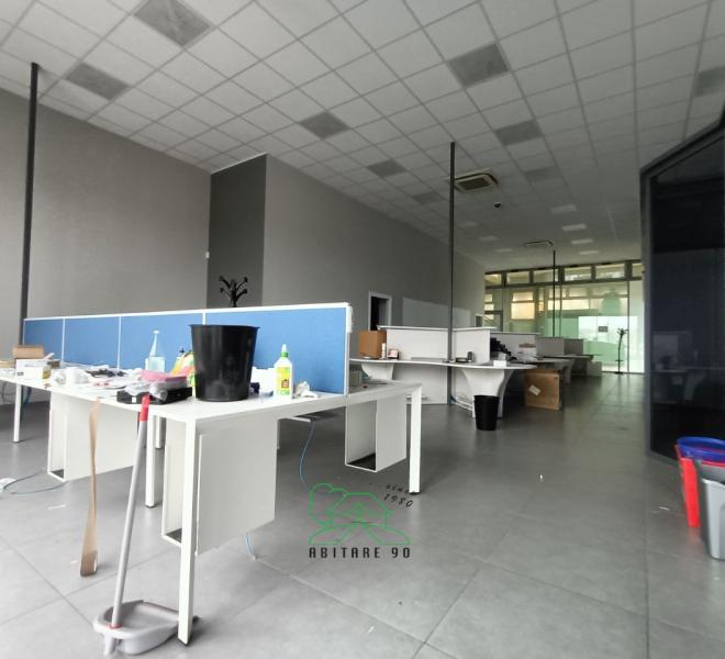Fano - zona bellocchi - locale commerciale negozio in locazione