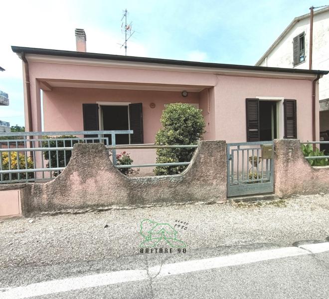 Fano - zona caminate - unifamiliare casa singola in vendita