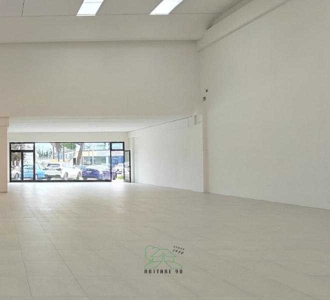 Fano - zona zuccherificio - locale commerciale negozio in vendita