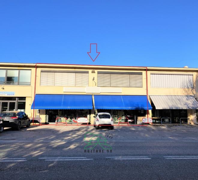 Fano - zona zuccherificio - locale commerciale negozio in vendita