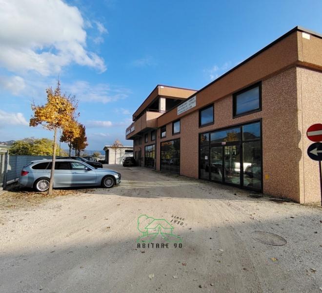 Urbino - zona  - laboratorio in vendita