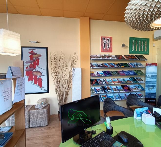 Cartoceto - zona centro - locale commerciale negozio in vendita