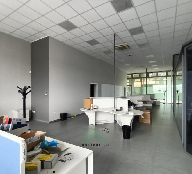 Fano - zona bellocchi - locale commerciale negozio in locazione