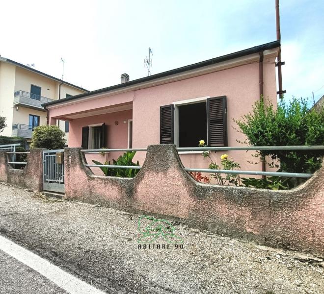Fano - zona caminate - unifamiliare casa singola in vendita