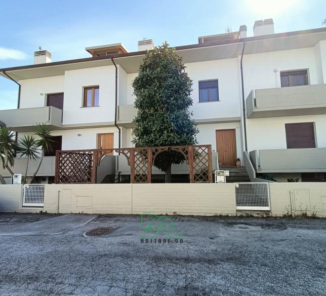 Fano - zona bellocchi - schiera centrale in vendita